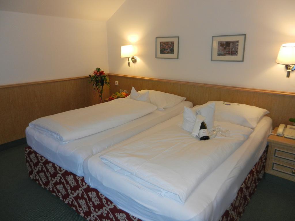 Hotel Am Kofel - Gesundheitszentrum Oberammergau Szoba fotó